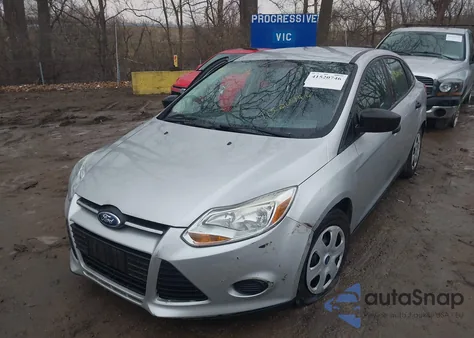 2014 Ford Focus S from USA, damaged, VIN 1FADP3E27EL453097
